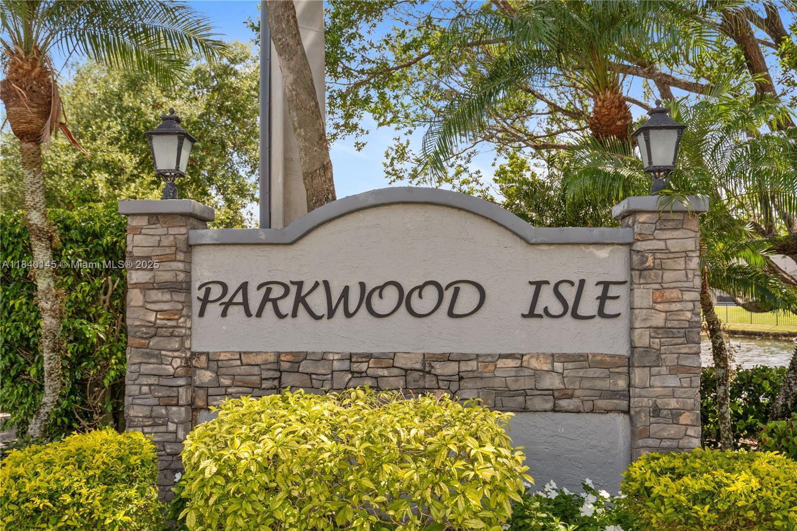 Property Photo: 1710 SW 100th Ter FL 33324