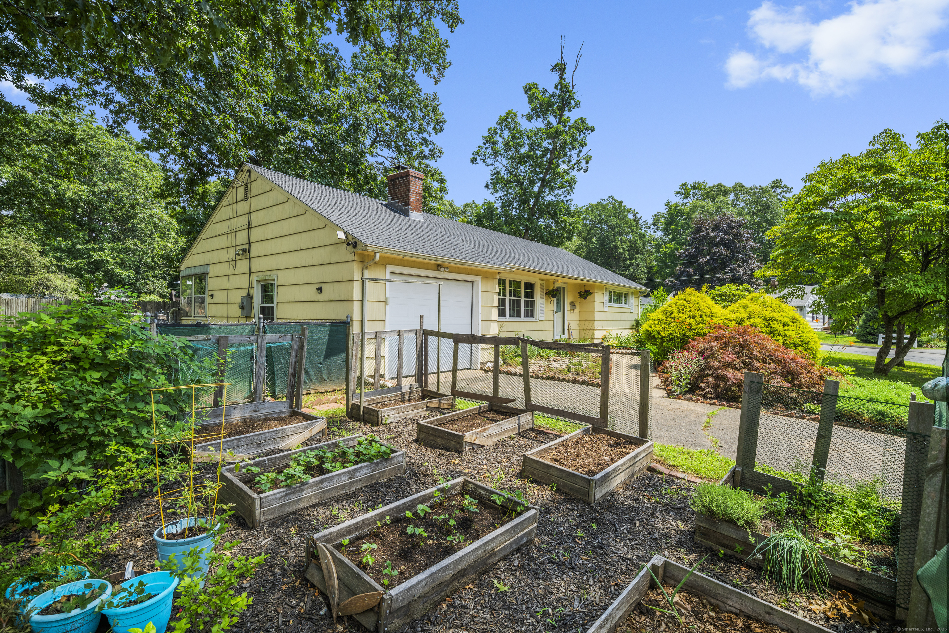 Property Photo: 1 Oakridge Drive CT 06082