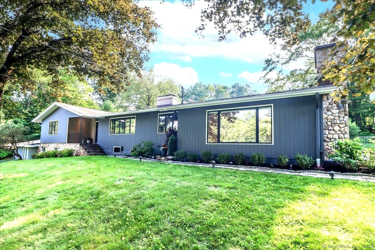 Property Photo:  10 Fernbrook Drive  CT 06804 