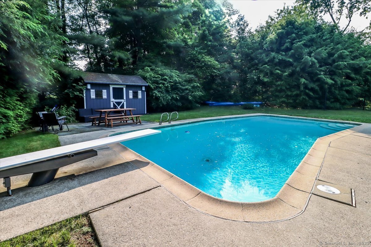 Property Photo:  10 Fernbrook Drive  CT 06804 