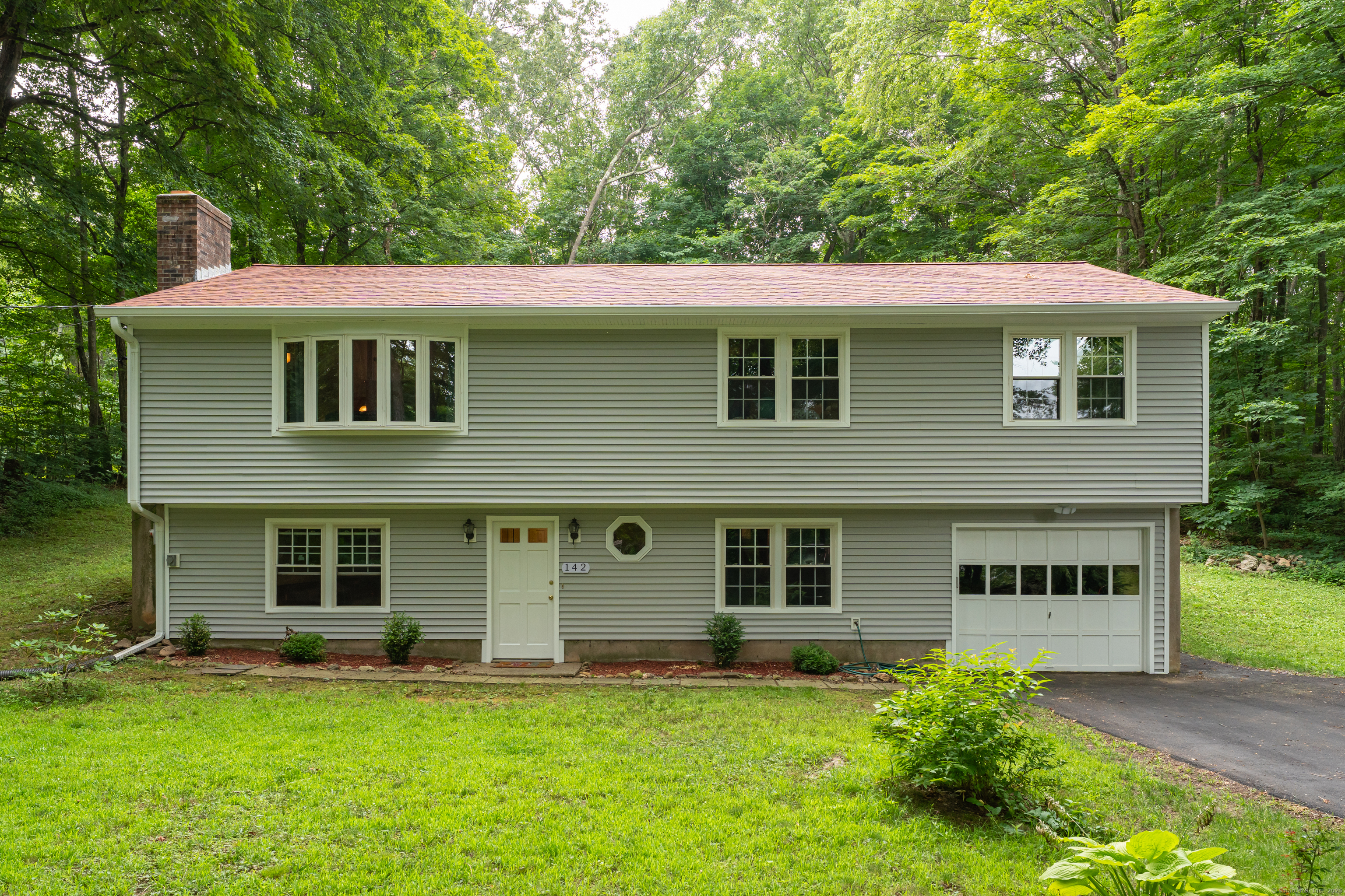 Property Photo: 142 Wilderwood Drive CT 06437