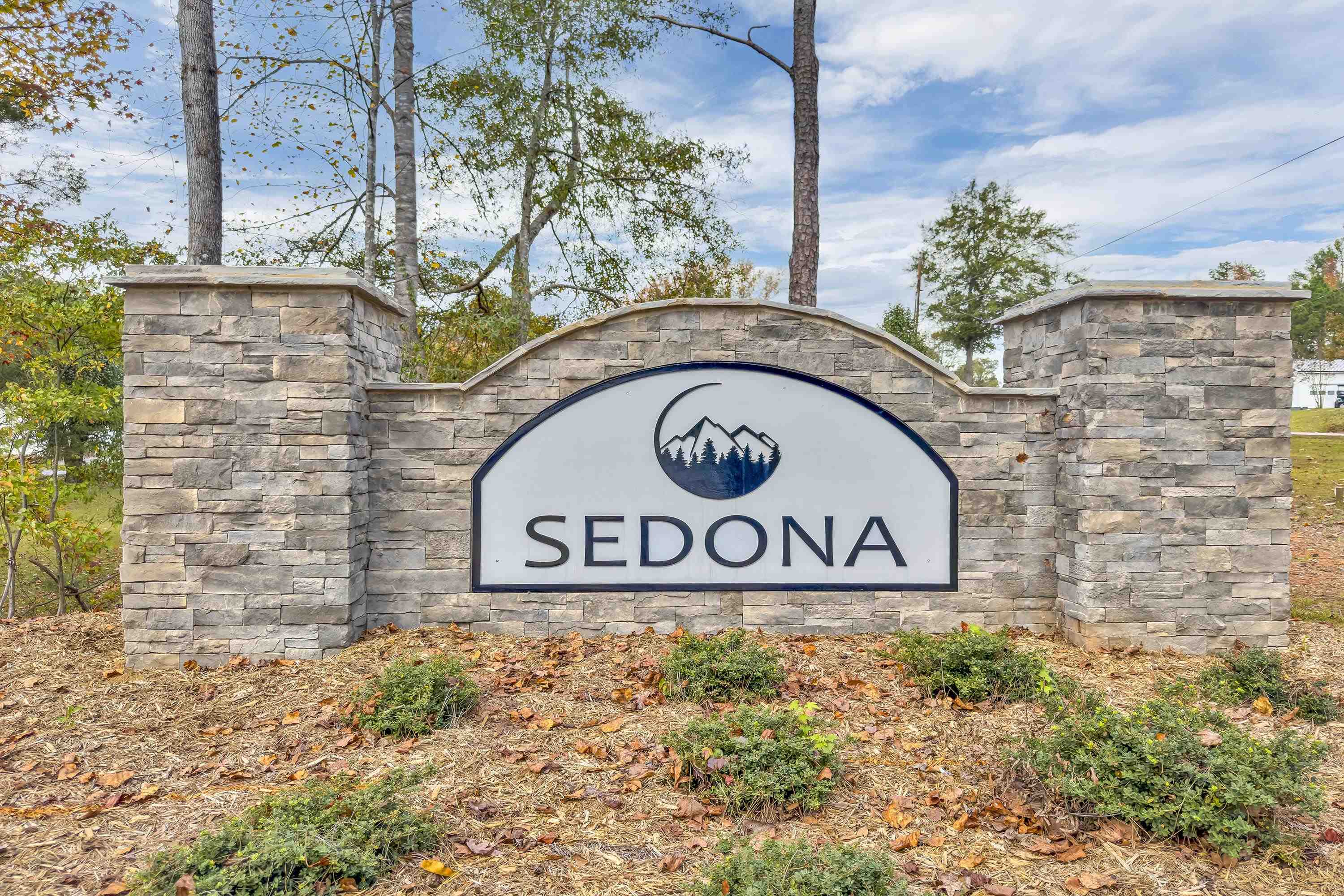 Property Photo: 701 Hemsford Drive SC 29605