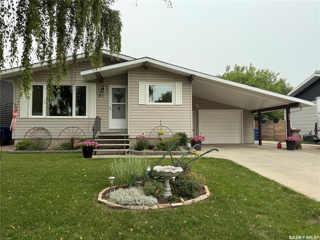 Property Photo: 21 Centennial Crescent SK S0K 2A0
