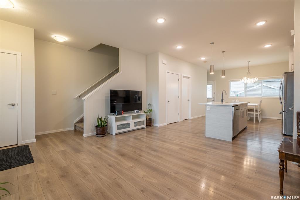 Photo de la propriété: 5008 Primrose Green Drive E SK S4V 3S5