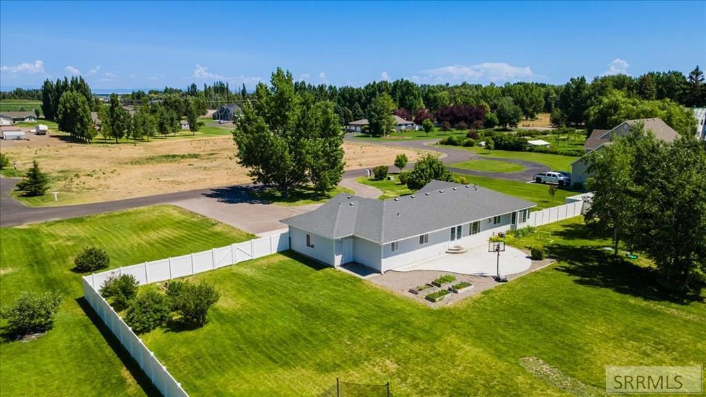 Property Photo:  2105 Ferris Lane  ID 83440 
