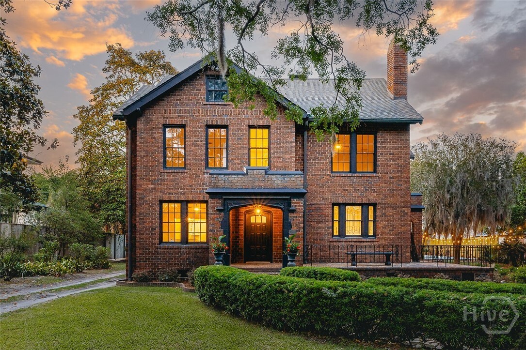 808 E Victory Drive  Savannah GA 31405 photo