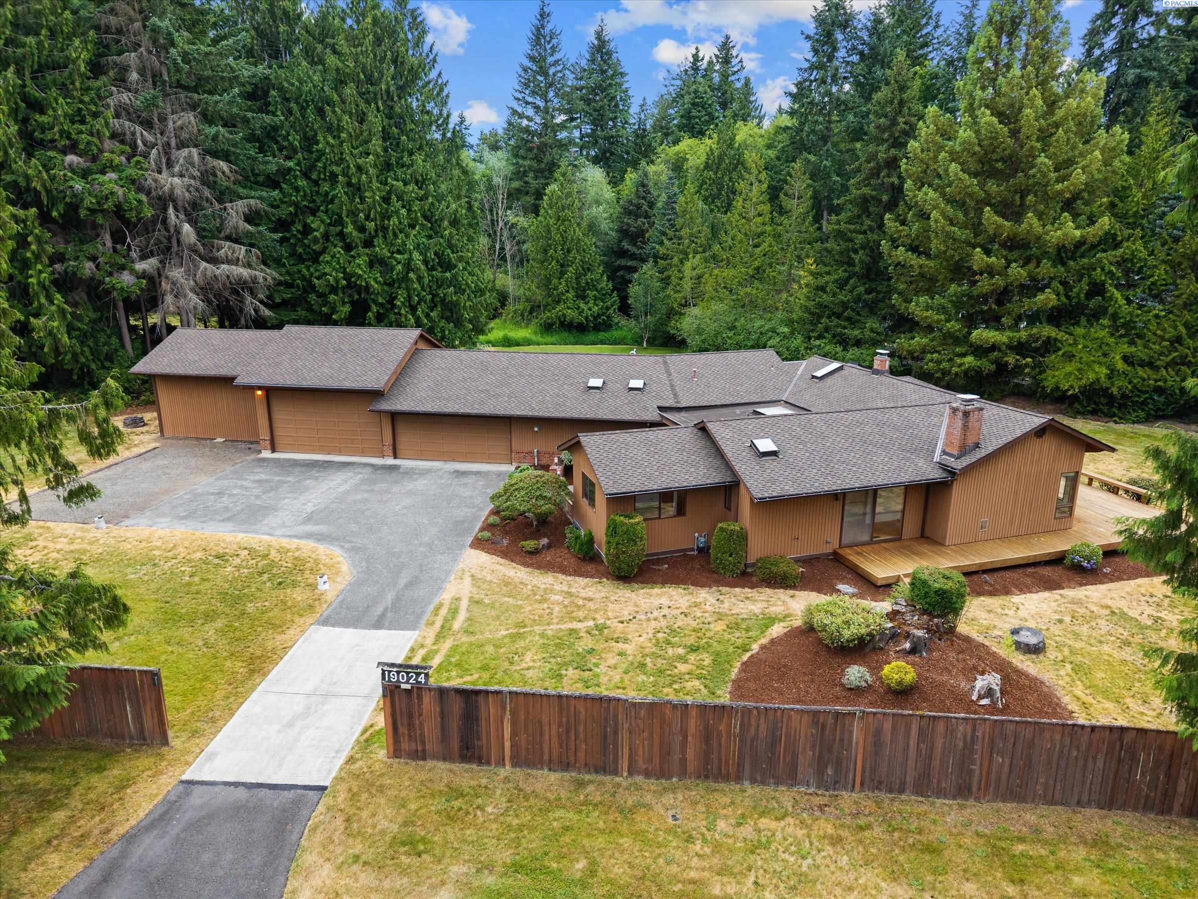 Property Photo:  19024 NE 155th St  WA 98072 