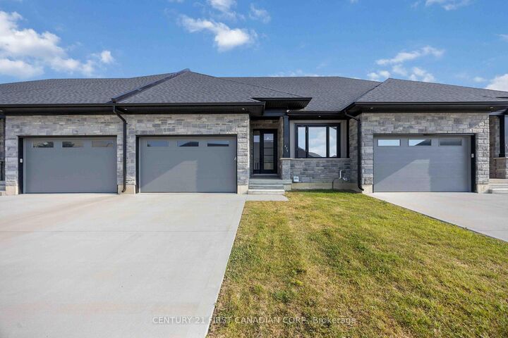 479 Kip Lane  Plympton-Wyoming ON N0N 1T0 photo