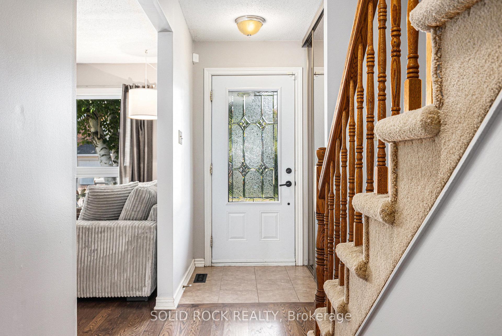 Property Photo: 39 Kadeer Way ON K2J 1J6