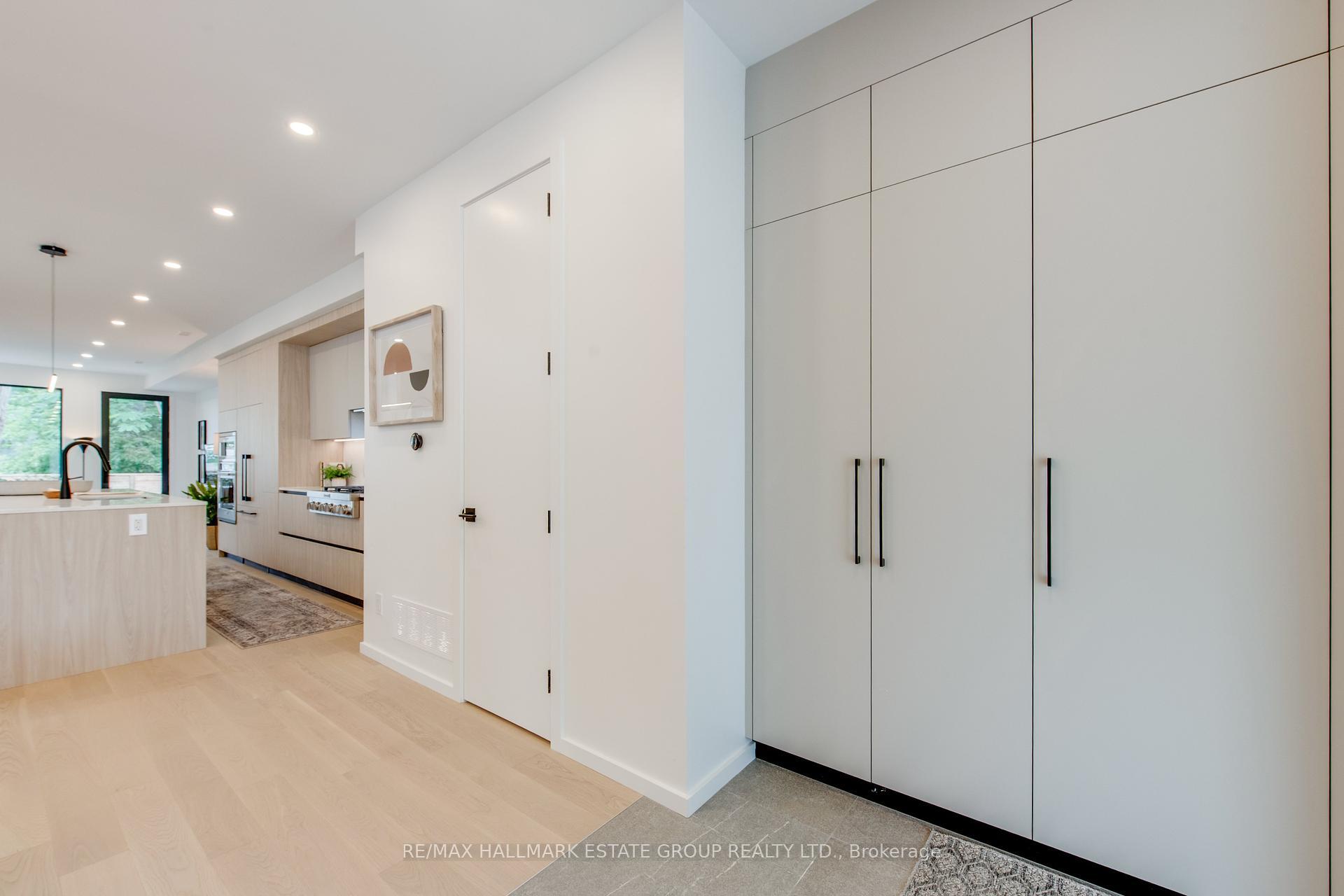 Photo de la propriété: 47 Laing Street ON M4L 2N3