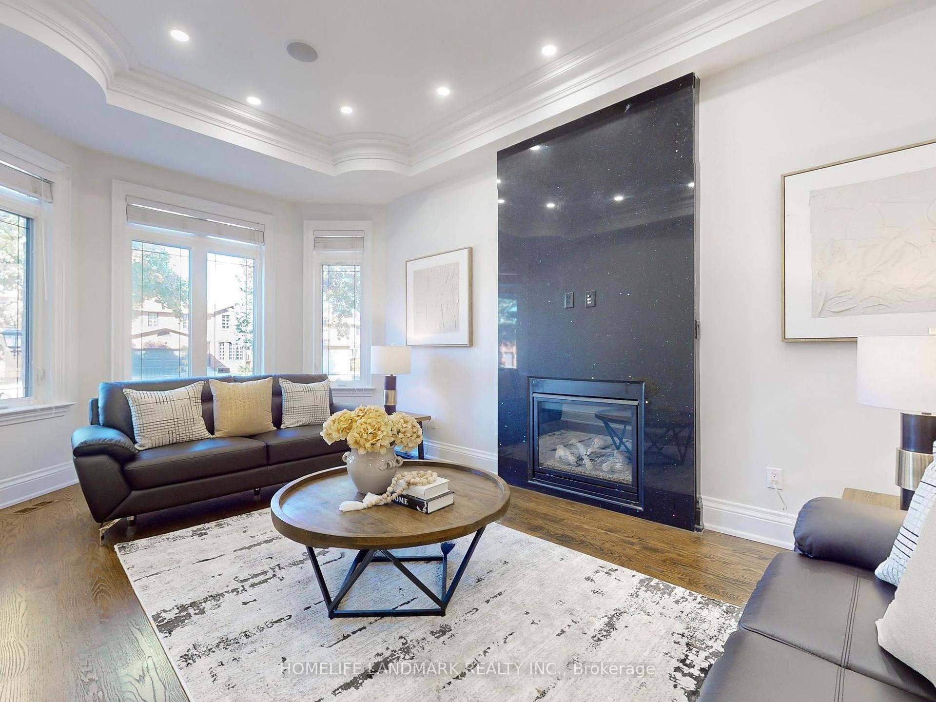 Photo de la propriété: 183 Byng Avenue ON M2N 4K8