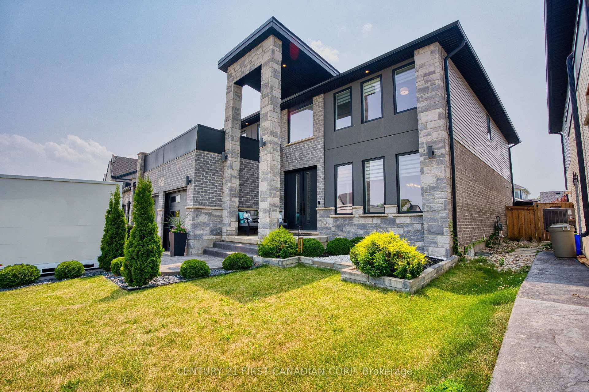 Photo de la propriété: 3313 Mersea Street ON N6P 0G2
