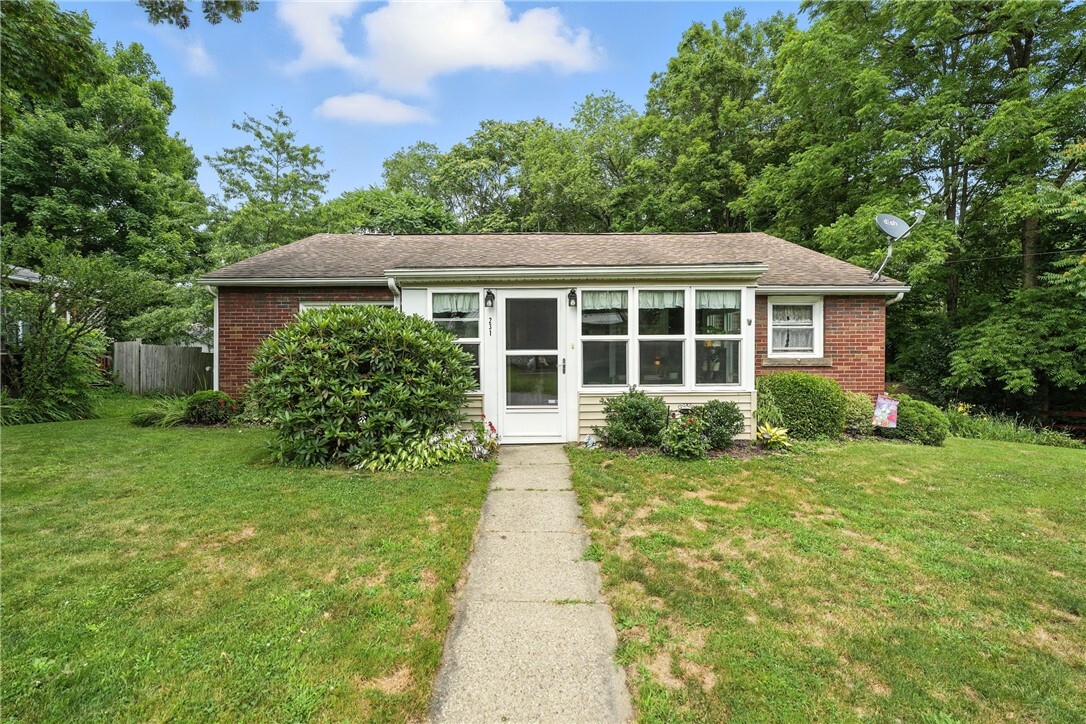 Property Photo: 231 E North St PA 16137