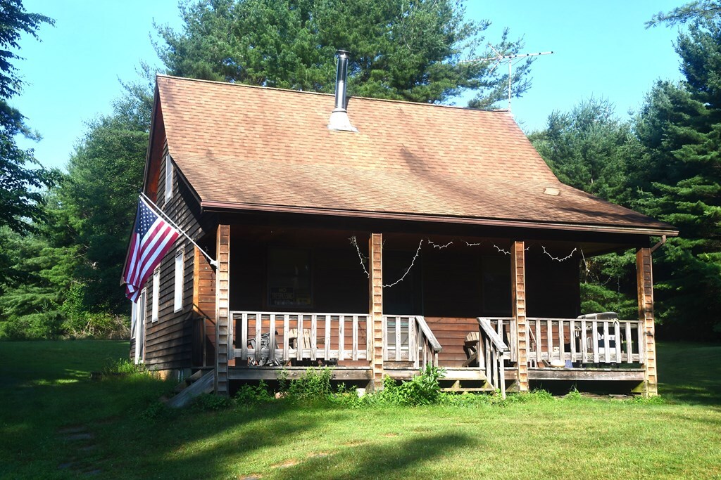 Property Photo: 2141 Roundtown Drive PA 16233