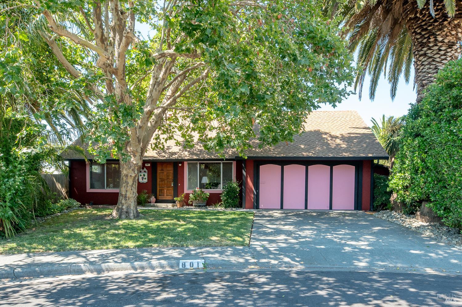 Property Photo:  801 Livery Court  CA 94928 