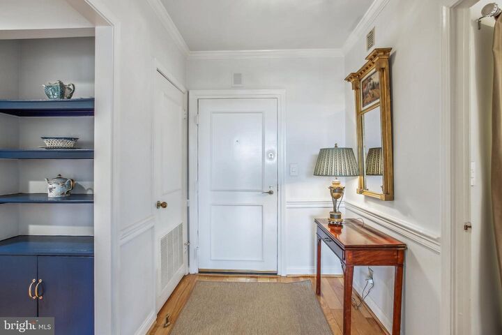 Property Photo: 1250 S Washington Street 820 VA 22314