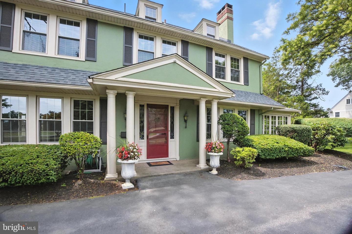 Property Photo:  1105 Golf Road  NJ 08077 