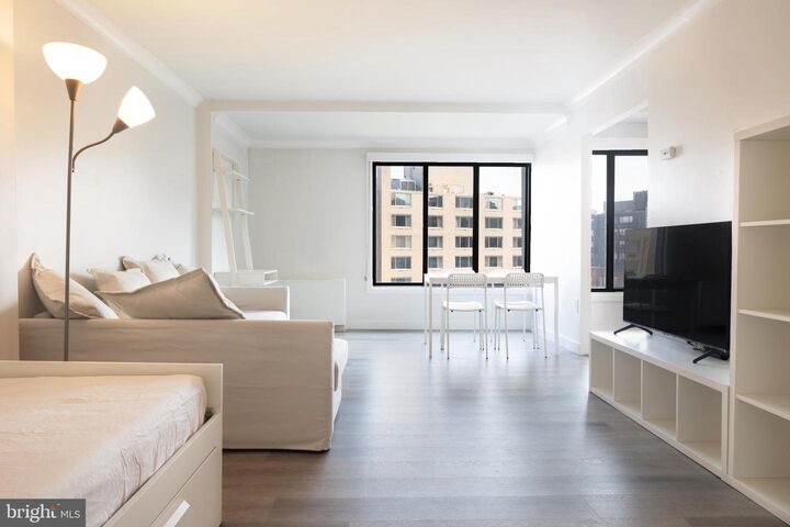 1440 N Street NW 807  Washington DC 20005 photo