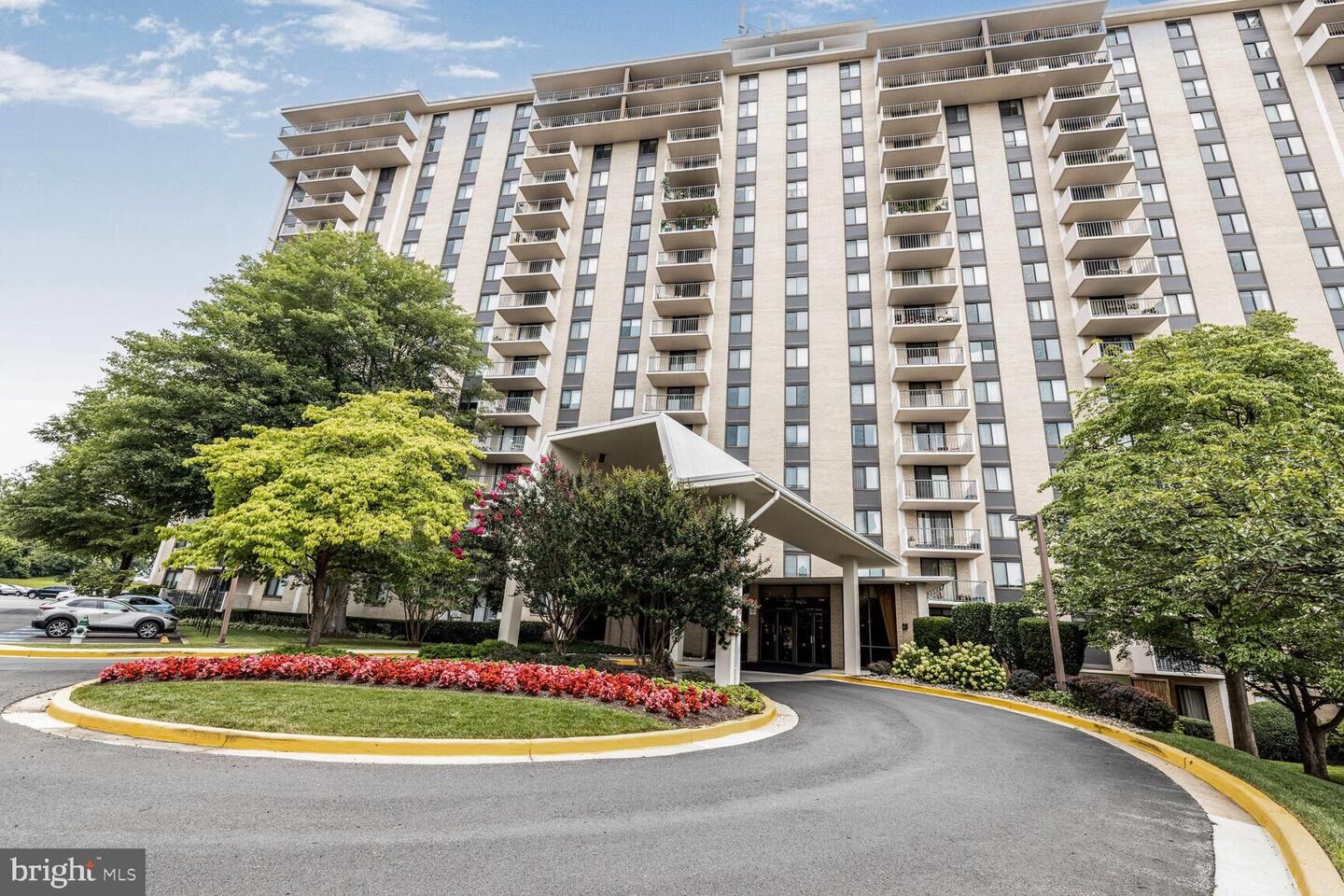 Property Photo:  7420 Westlake Terrace 1401  MD 20817 