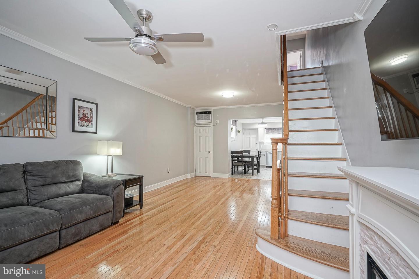 Property Photo:  2621 S Mole Street  PA 19145 