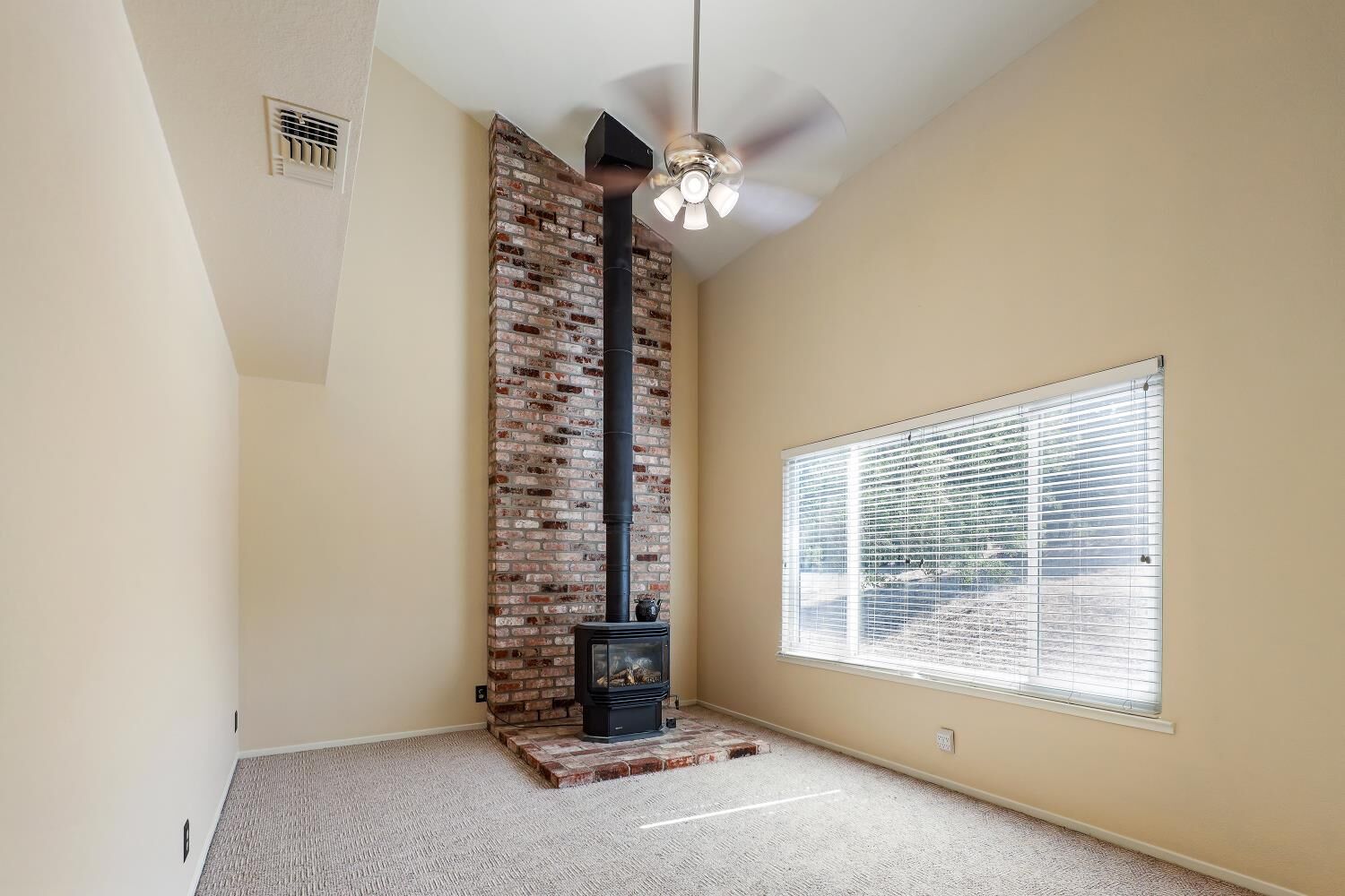 Property Photo: 8296 Hautly Lane CA 95252