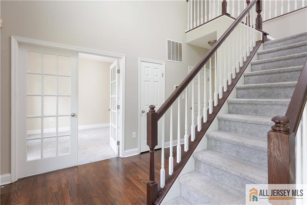 Property Photo: 6 Westbury Court NJ 08505