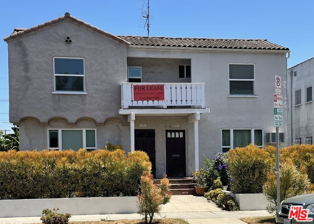 368 N Genesee Ave  Los Angeles CA 90036 photo