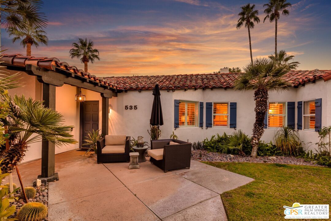 Property Photo:  535 E Via Colusa  CA 92262 