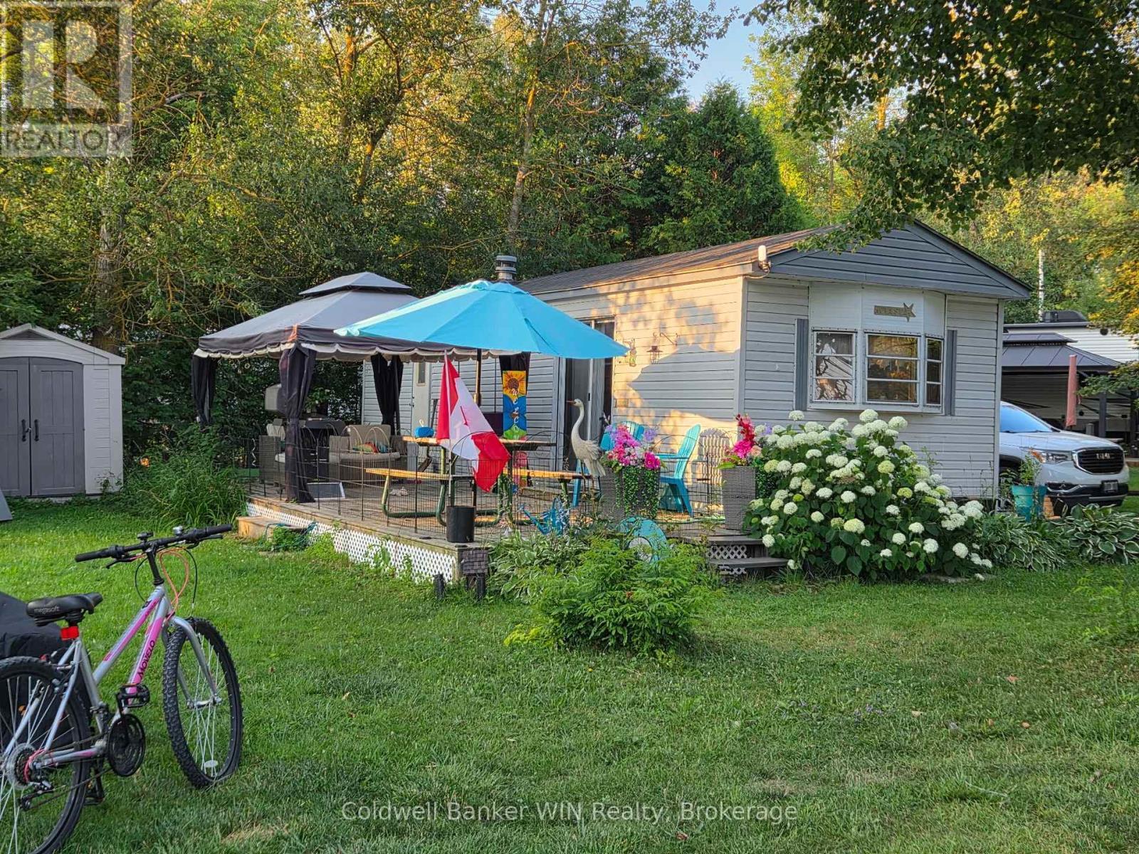 Property Photo: 7489 Sideroad 5 E ON N0G 2L0
