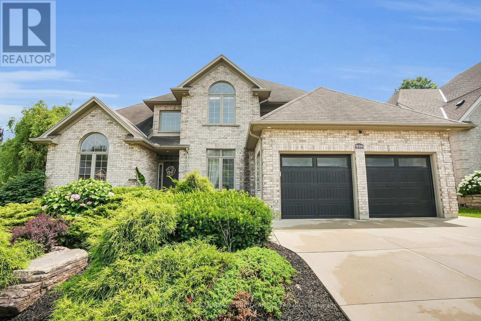 Photo de la propriété: 926 Cranbrook Road ON N6K 4X8