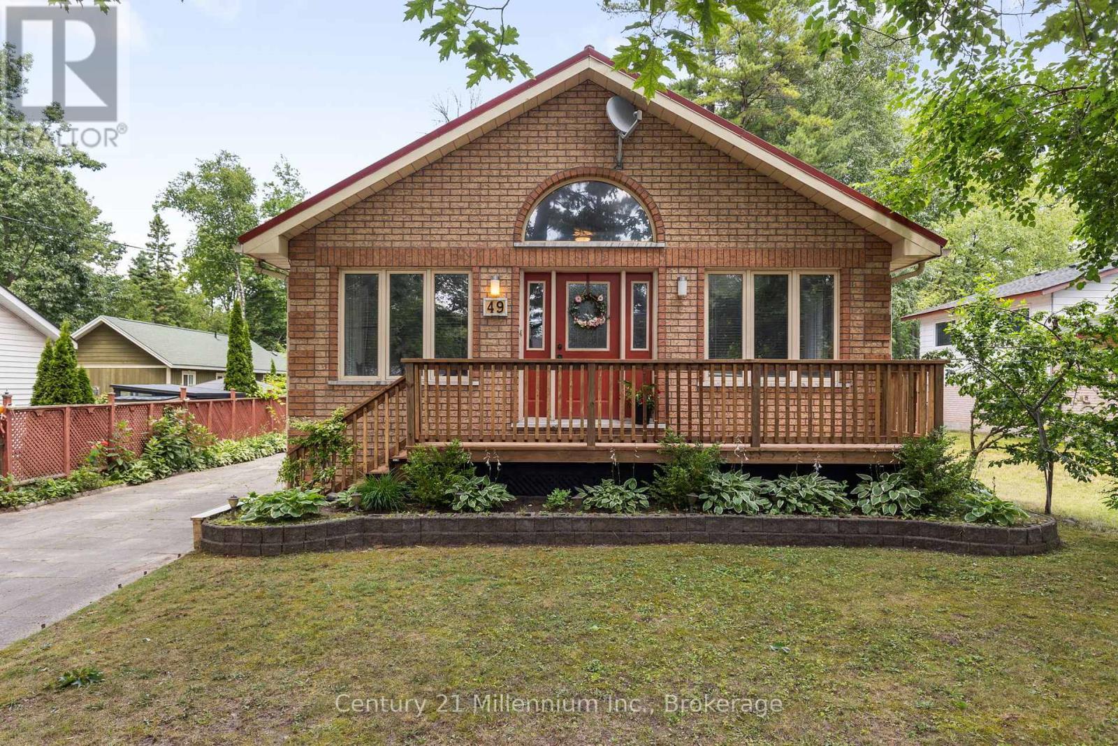49 32nd Street North  Wasaga Beach ON L9Z 2C4 photo