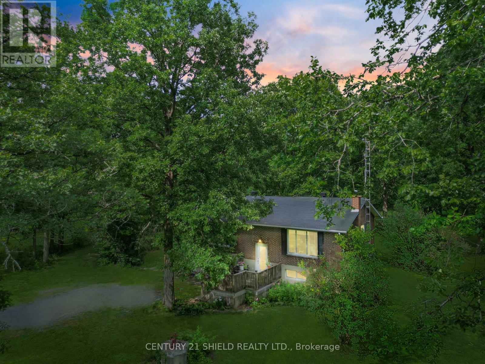 Property Photo:  4571 Glen Roy Road  ON K0C 1L0 