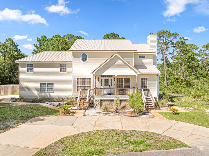 Property Photo: 409 Emerald Court FL 32569