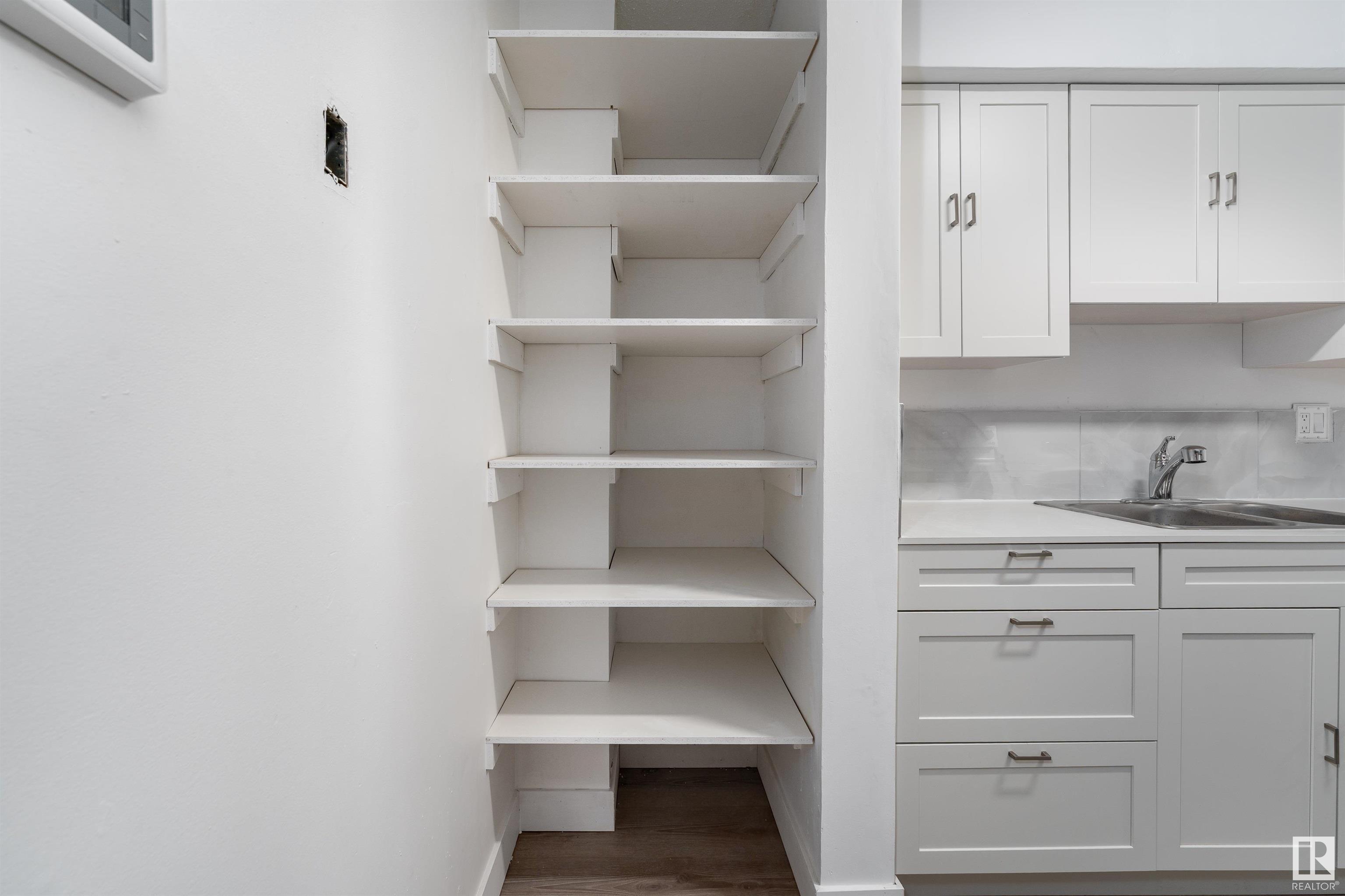 Property Photo:  14230 80 Street NW 8  AB T5C 1L6 