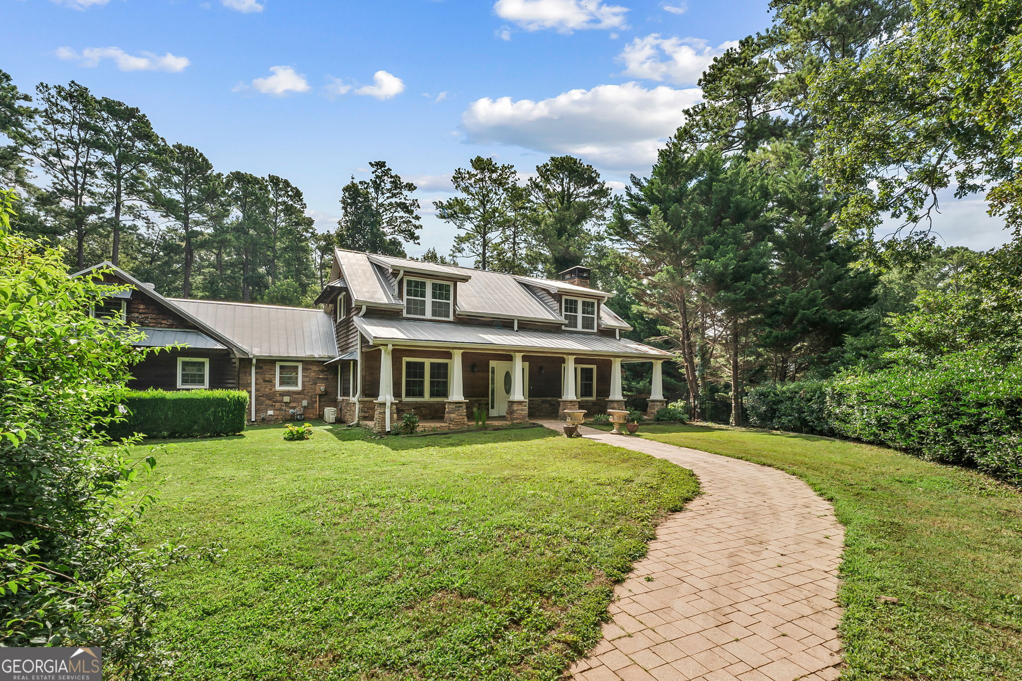 Property Photo: 5041 Waterford Drive SW GA 30126