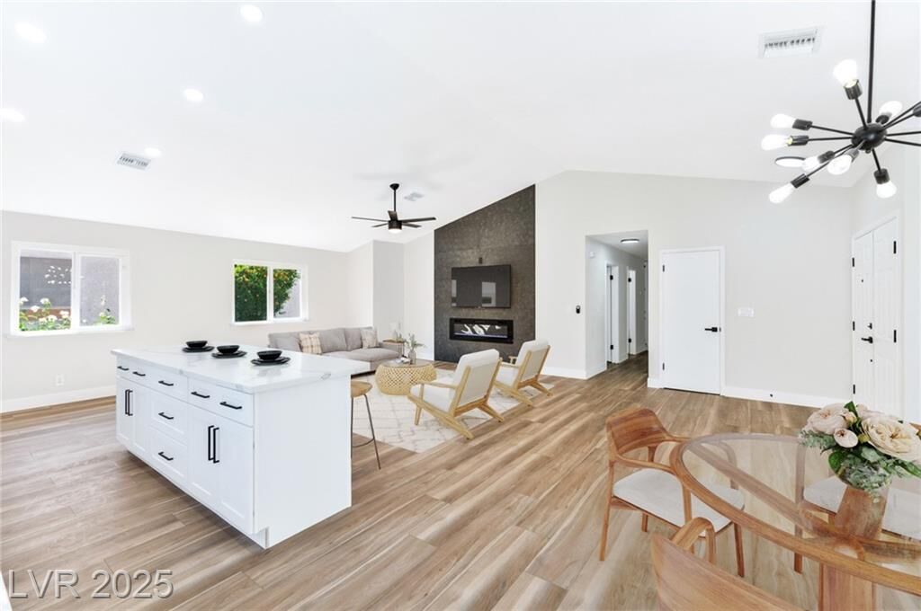 Property Photo: 811 Spyglass Lane NV 89107