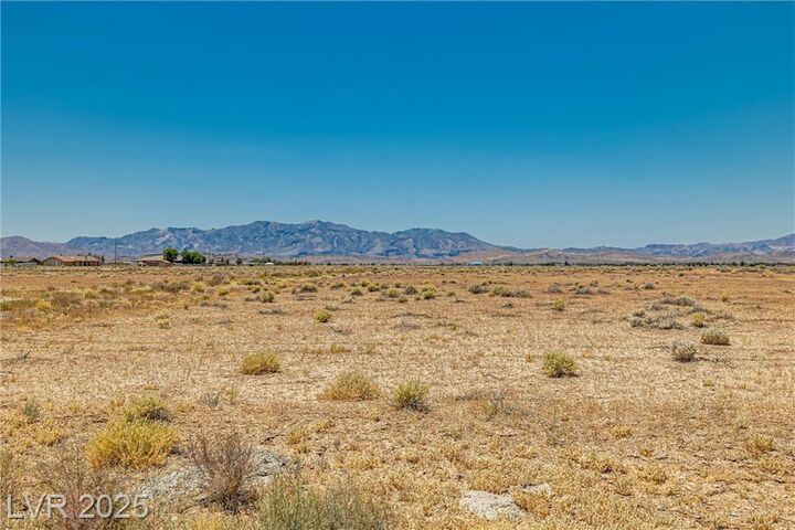 Property Photo:  1690 West Gray Fox Way  NV 89048 