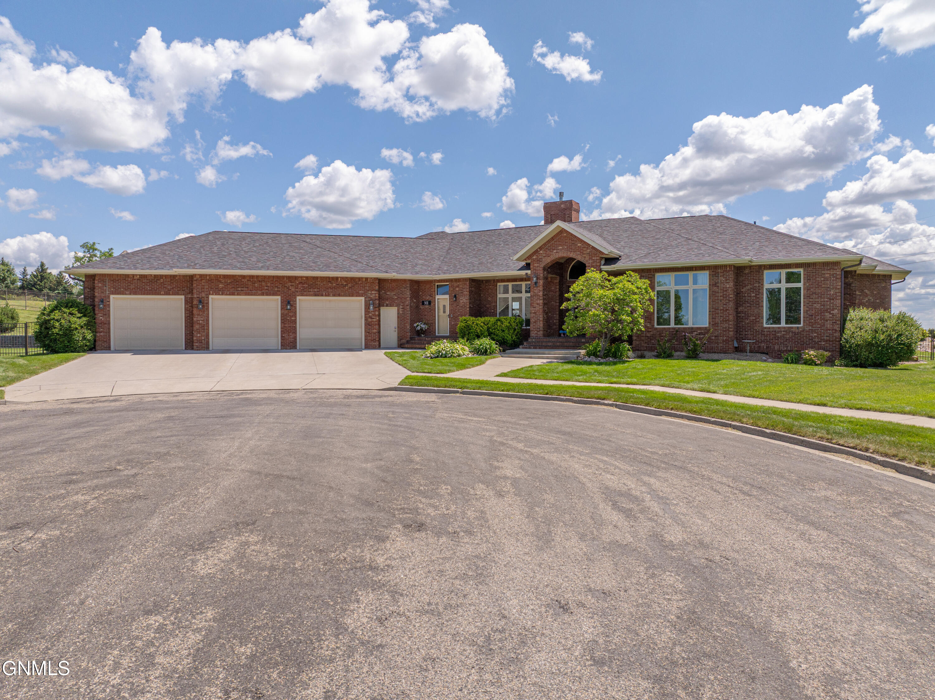 901 Corvette Circle  Bismarck ND 58503 photo