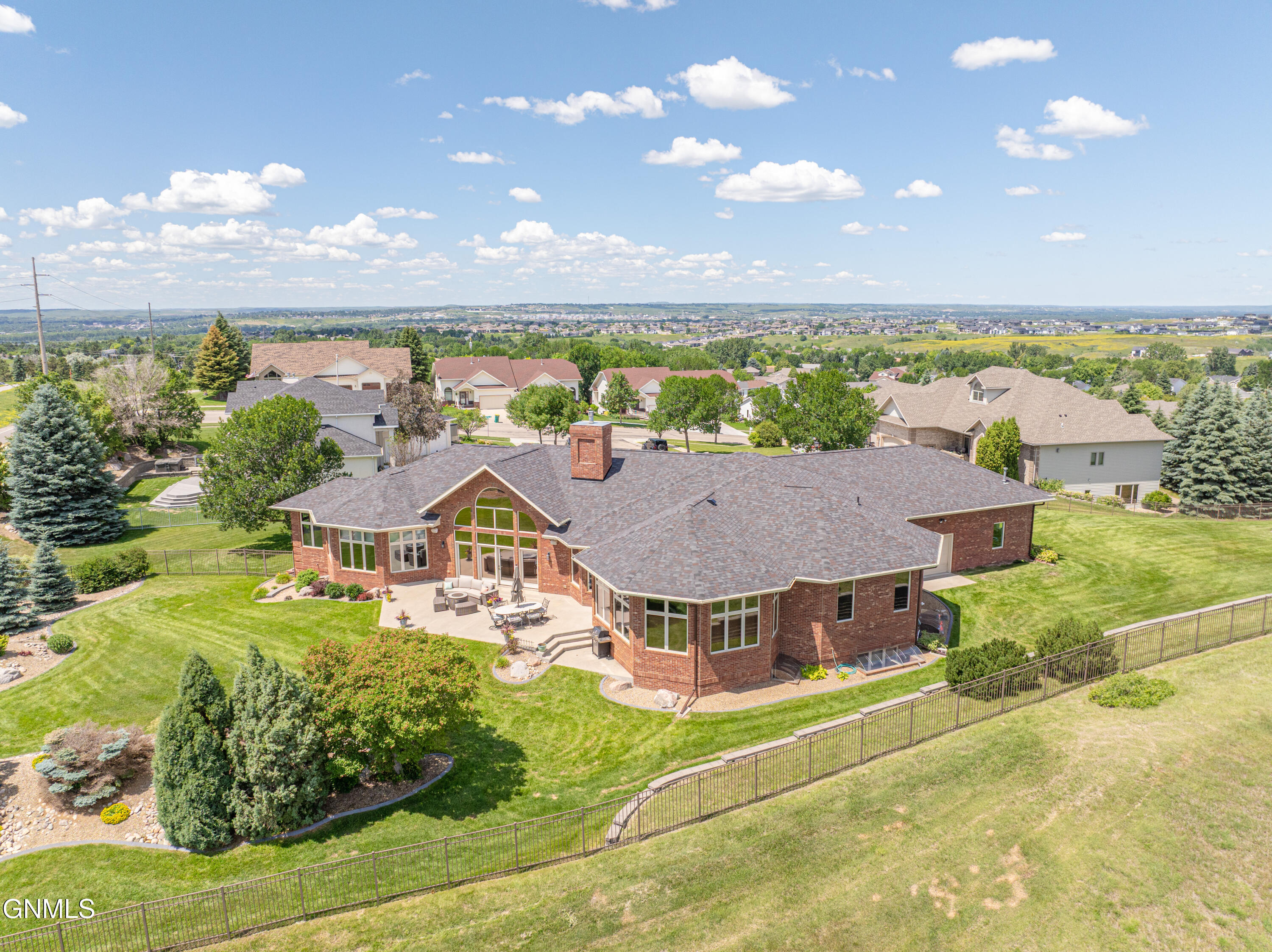 Property Photo: 901 Corvette Circle ND 58503