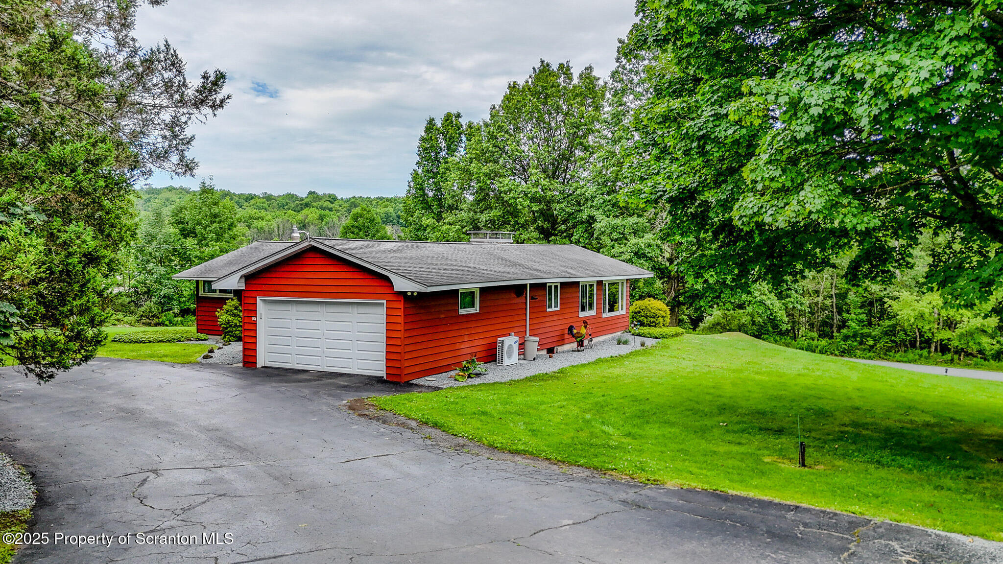 Property Photo:  