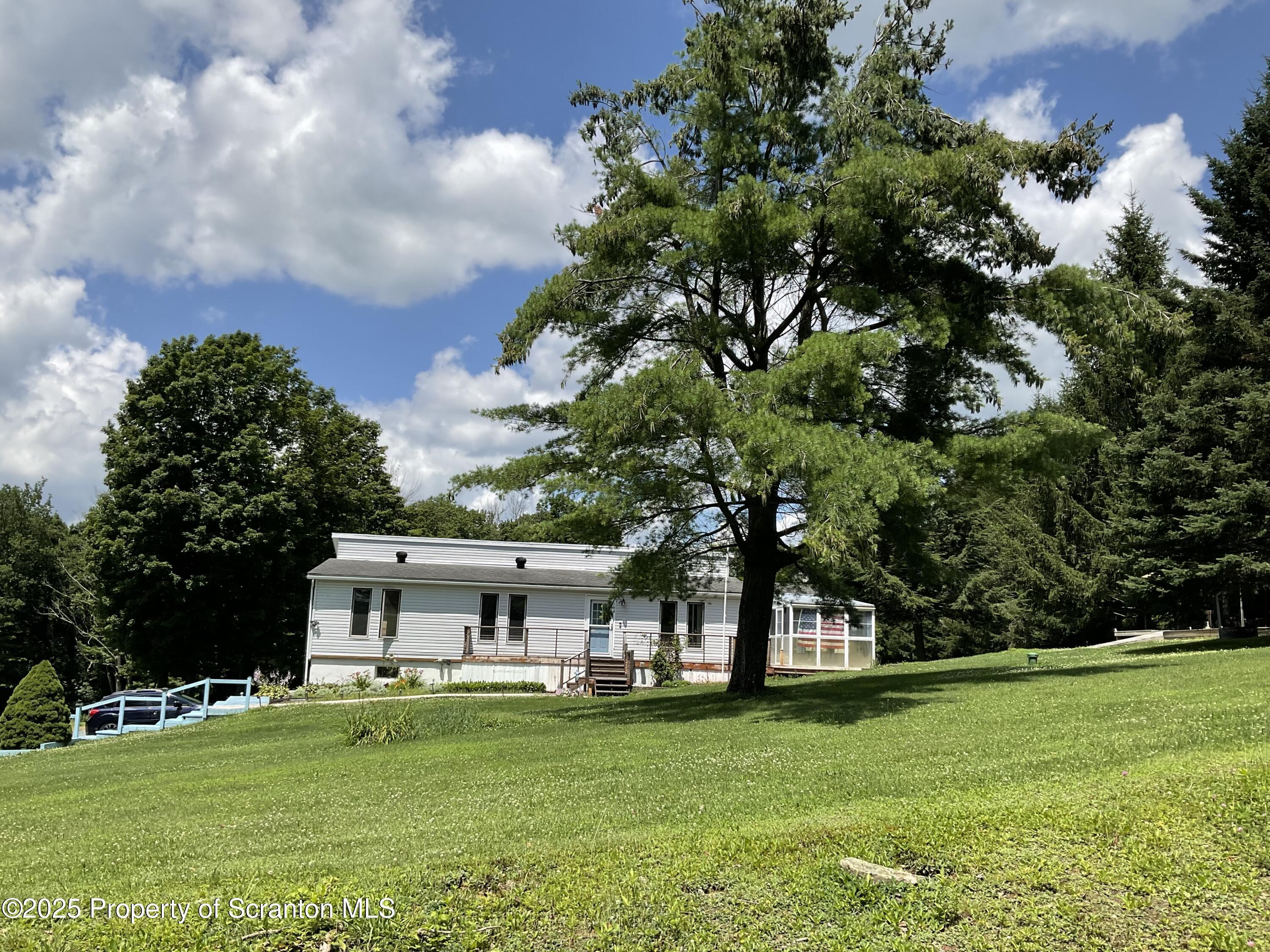 135 Spudeno Road  Moscow PA 18444 photo