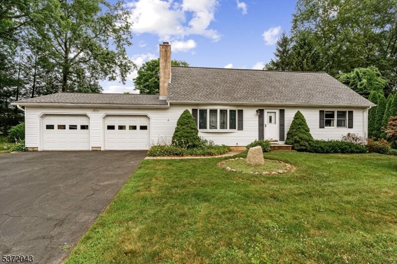 Property Photo:  17 Hopi Trl  NJ 07438 