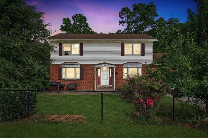 16 Oakland Avenue  Chester NY 10918 photo