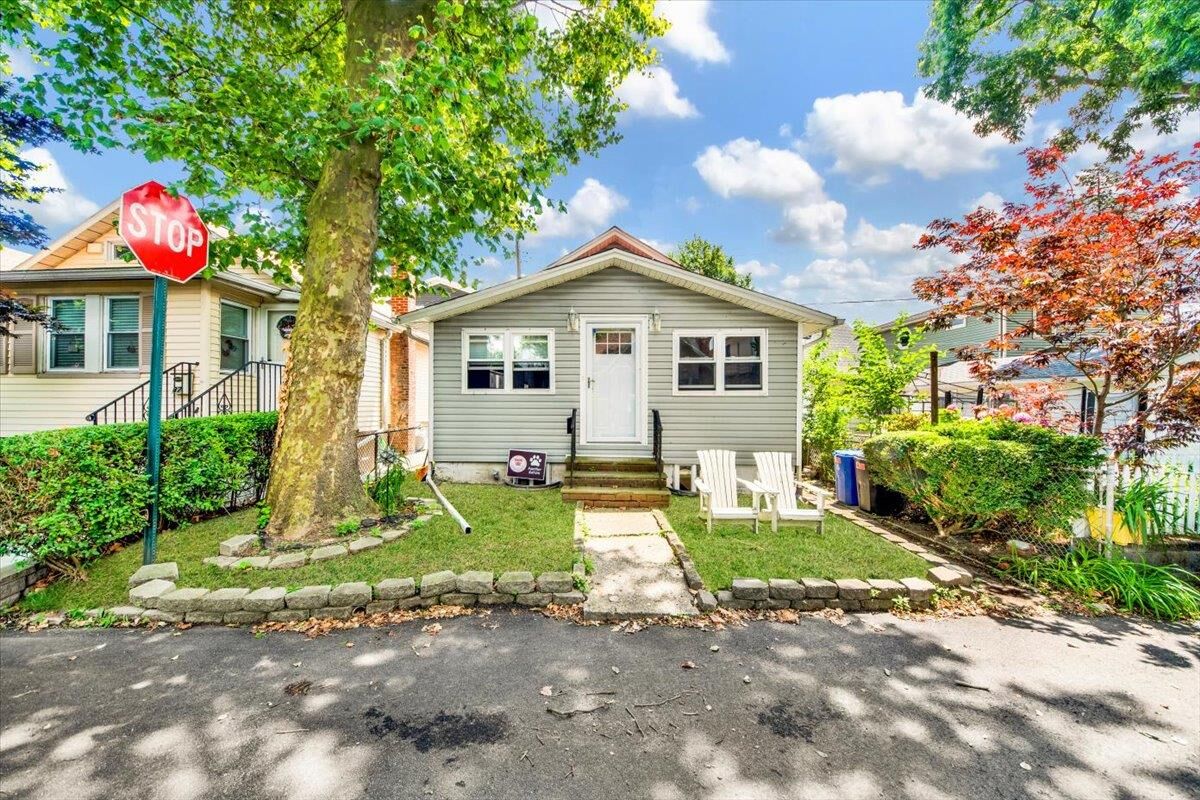 Property Photo: 39 Chaffee Avenue 39 NY 10465