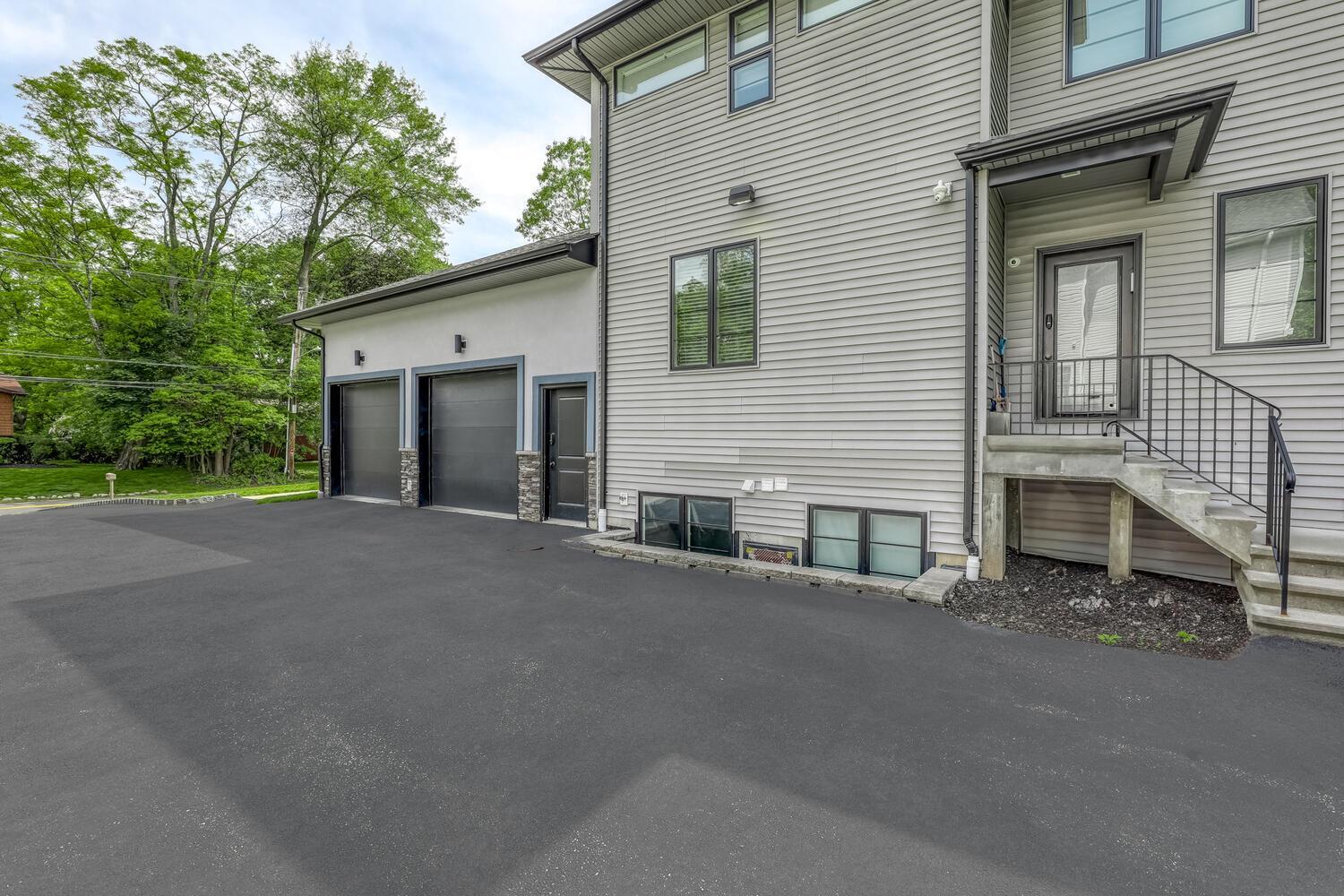 Property Photo:  27 Highview Road  NY 10952 