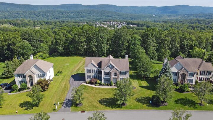 Property Photo:  10 Heather Ridge  NY 10930 