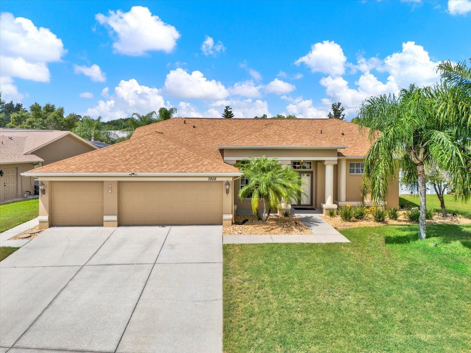 Property Photo:  7858 Roundelay Drive  FL 34654 