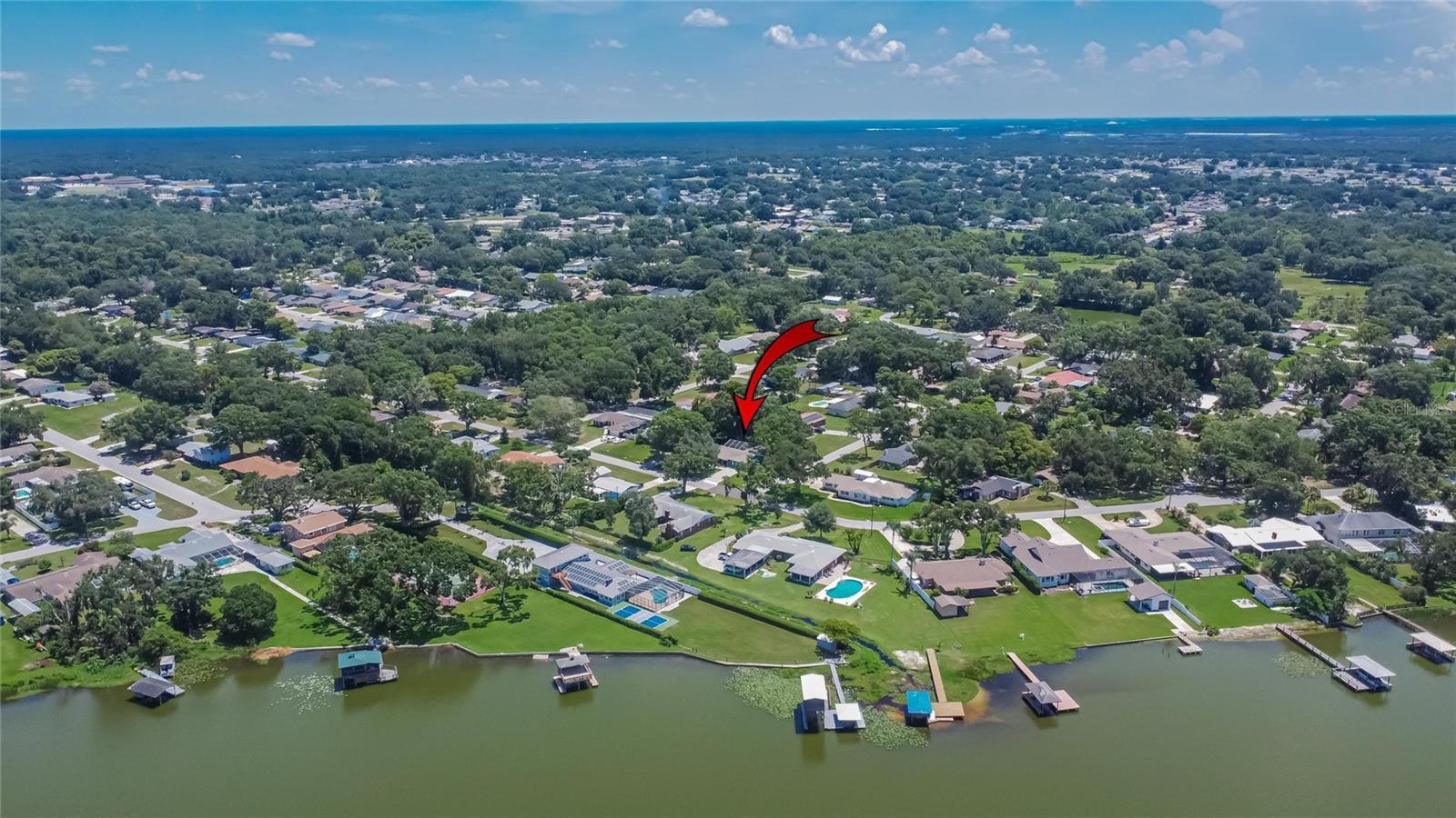 Property Photo: 5605 Driftwood Drive FL 33809