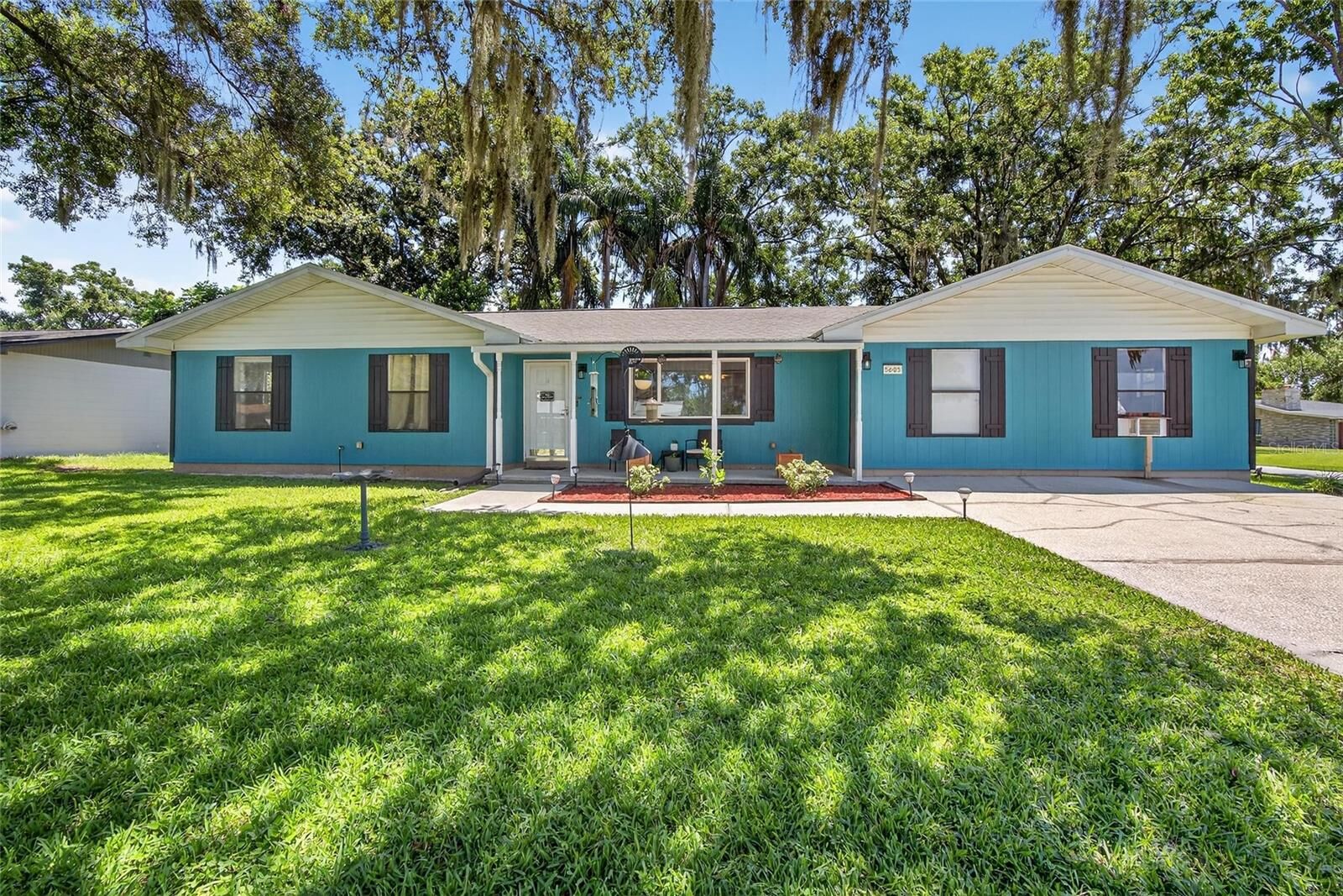 Property Photo:  5605 Driftwood Drive  FL 33809 