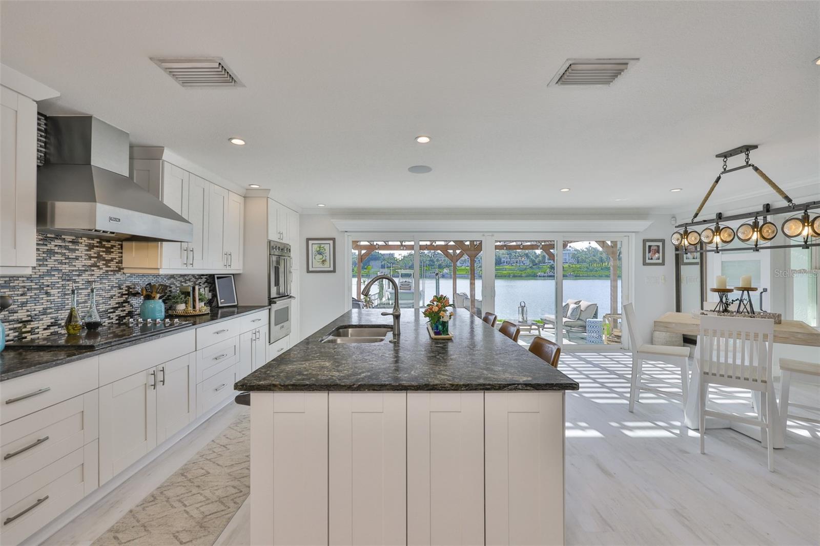Property Photo: 101 Poinciana Lane FL 33770